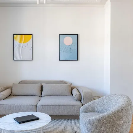 Spacious 3 Bedroom In Peaceful Area Апартаменты *