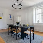 Spacious 3 Bedroom In Peaceful Area Apartment