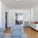 Spacious 3 Bedroom In Peaceful Area *