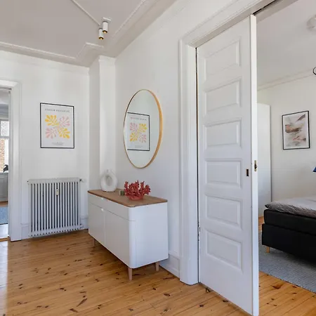 Lejlighed Spacious 3 Bedroom In Peaceful Area