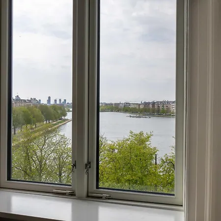 Spacious 3 Bedroom In Peaceful Area Apartment