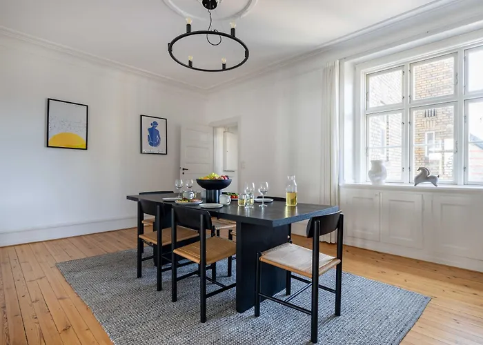 Spacious 3 Bedroom In Peaceful Area Апартаменты