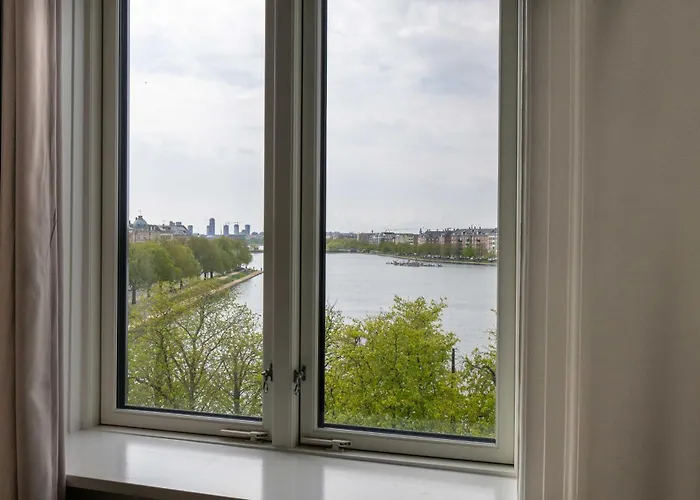 Spacious 3 Bedroom In Peaceful Area Apartment