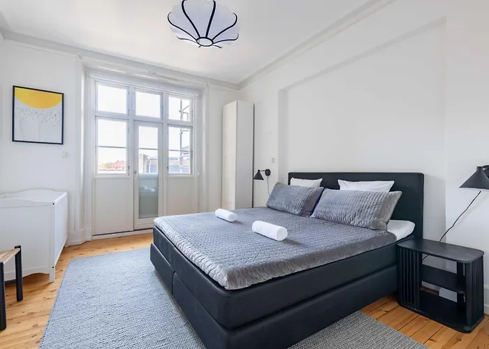 Apartment Spacious 3 Bedroom In Peaceful Area