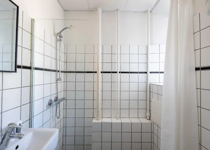 شقة Spacious 3 Bedroom In Peaceful Area *