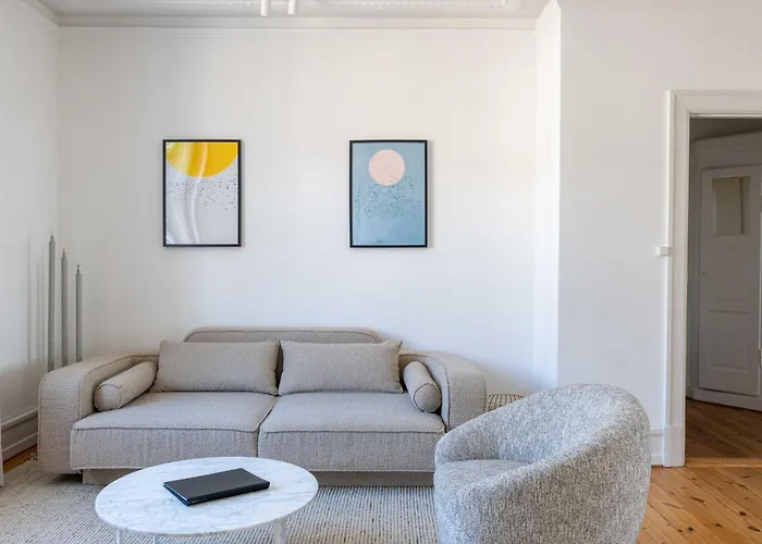 Spacious 3 Bedroom In Peaceful Area شقة *