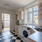 Spacious 3 Bedroom In Peaceful Area